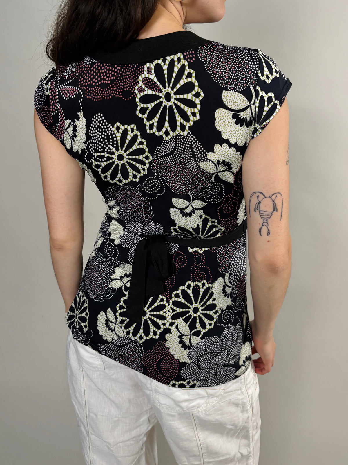 floral 90s tshirt