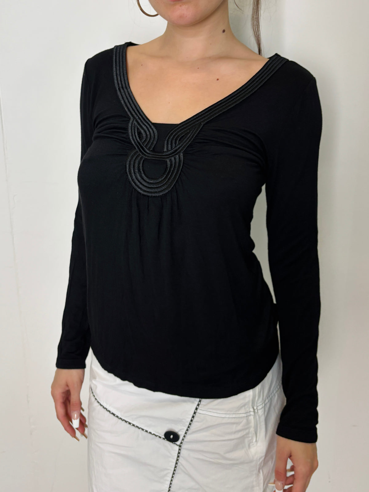 black 90s longsleeve