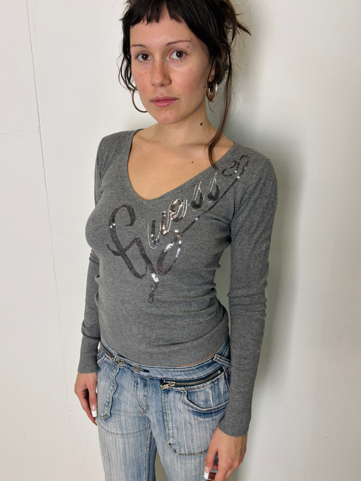 GUESS v-neck sweater